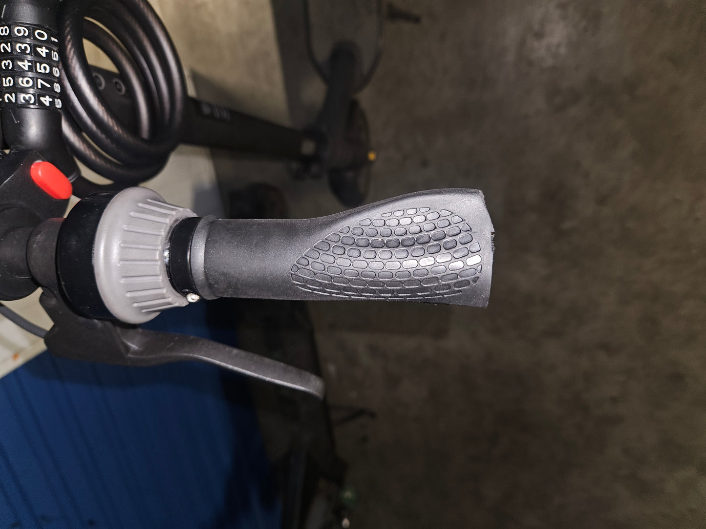 Handle bar grip