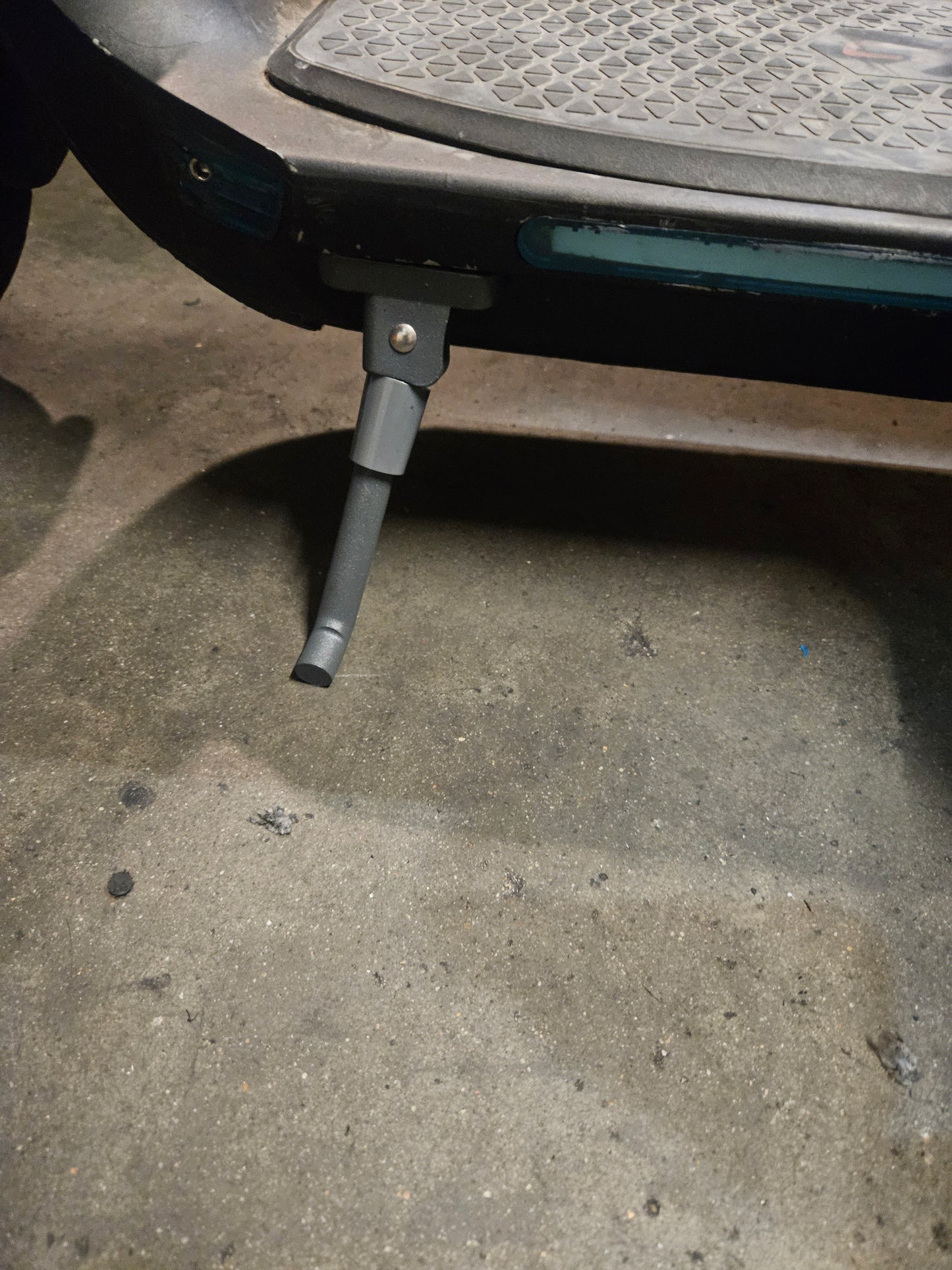 Kick stand